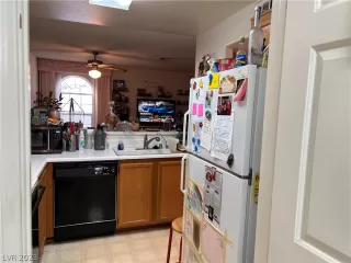 Photo #5: 2467773 Listing