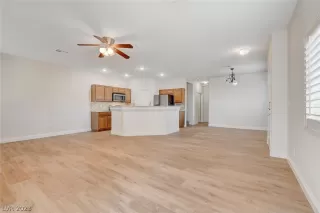 Photo #2: 2467793 Listing