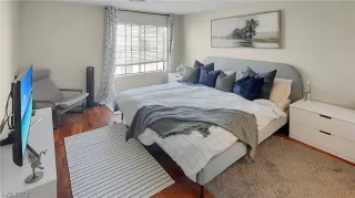 Photo #1: 2467799 Listing 