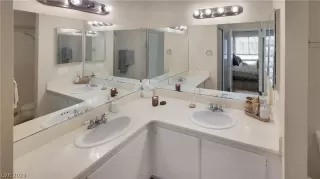 Photo #2: 2467799 Listing 