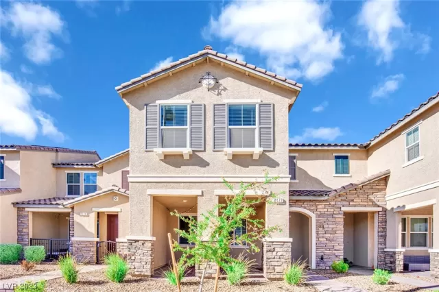 MLS: 2467813 Condo For Sale