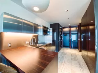 Photo #5: 2467814 Listing