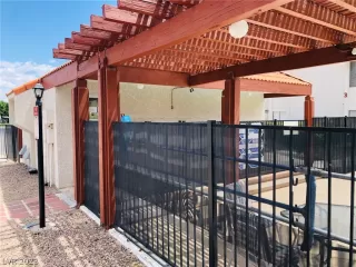 Photo #2: 2467820 Listing 