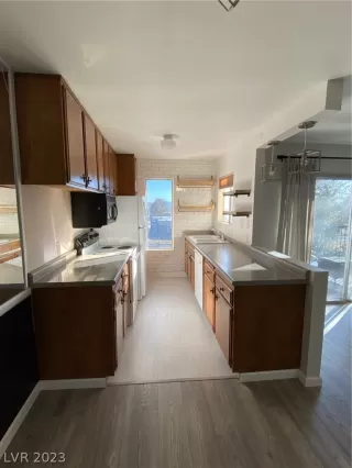 Photo #6: 2467820 Listing 