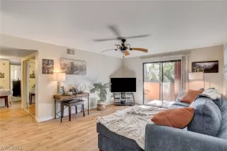 Photo #2: 2467825 Listing 