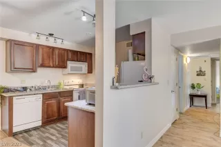 Photo #5: 2467825 Listing 