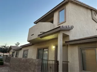 Photo #3: 2467827 Listing 