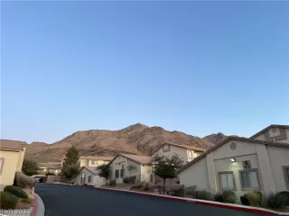 Photo #5: 2467827 Listing 