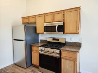 Photo #6: 2467843 Listing 