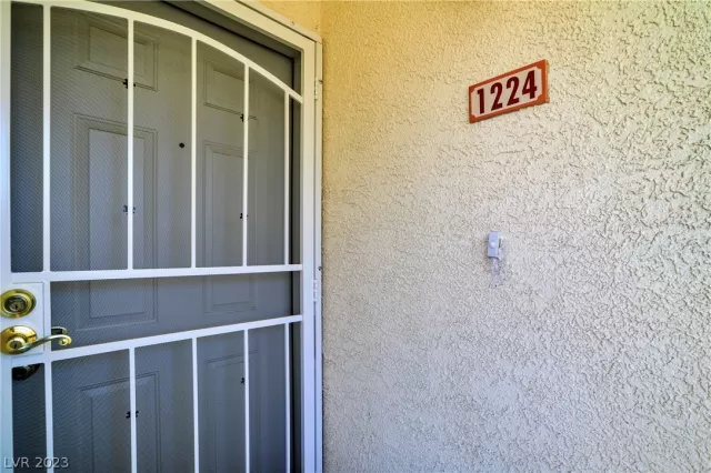 MLS: 2467872 Condo For Sale