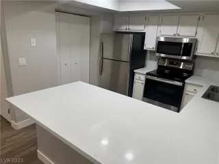 Photo #1: 2467874 Listing 