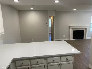 Photo #2: 2467874 Listing 