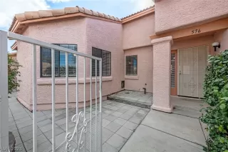 Photo #5: 2467882 Listing