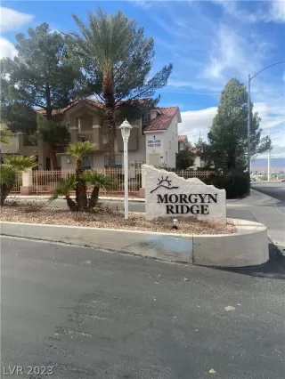 Photo #1: 2467916 Listing 