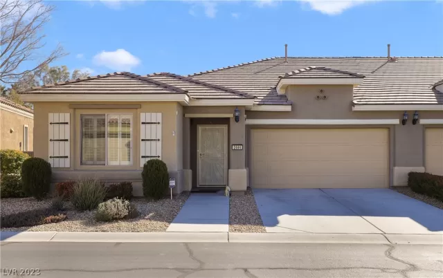 MLS: 2467921 Condo For Sale