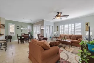 Photo #2: 2467921 Listing