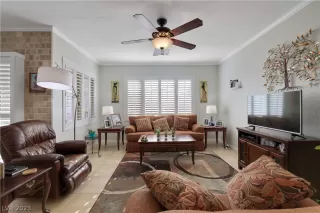 Photo #4: 2467921 Listing