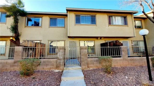 MLS: 2467922 Condo For Sale