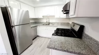 Photo #6: 2467922 Listing 