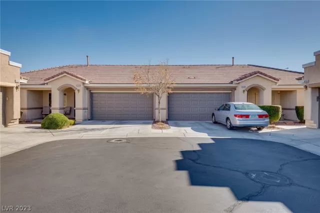 MLS: 2467926 Condo For Sale