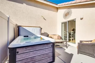 Photo #5: 2467926 Listing