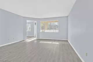 Photo #3: 2467931 Listing