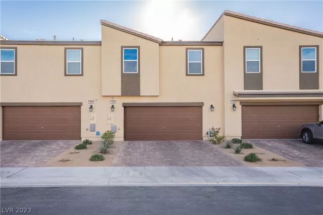 MLS: 2467946 Condo For Sale