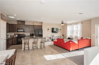 Photo #1: 2467946 Listing 