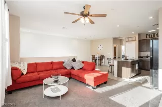 Photo #5: 2467946 Listing 