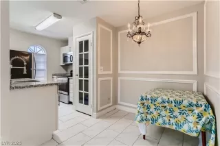 Photo #6: 2467954 Listing