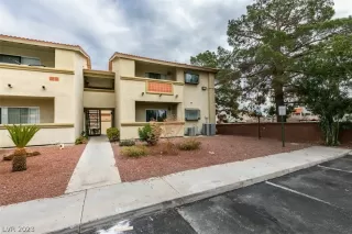 Photo #2: 2467961 Listing