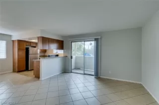 Photo #6: 2467961 Listing