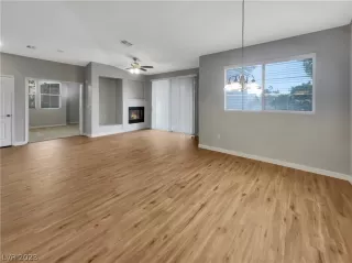 Photo #2: 2467988 Listing