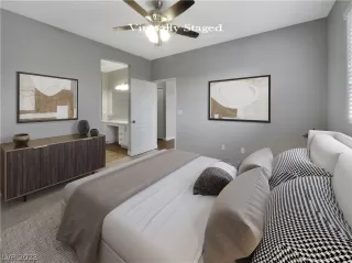 Photo #3: 2467988 Listing