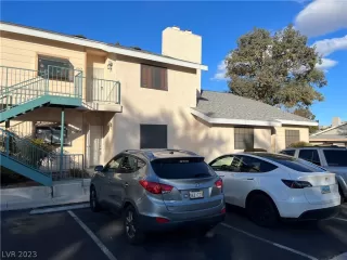 Photo #1: 2468008 Listing 