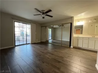 Photo #5: 2468008 Listing 