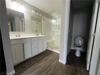 Photo #6: 2468008 Listing 