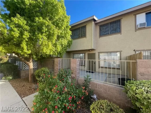 MLS: 2468012 Condo For Sale