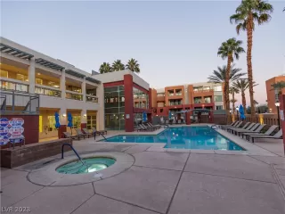 Photo #1: 2468015 Listing 