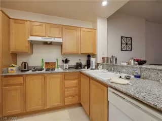 Photo #5: 2468015 Listing 