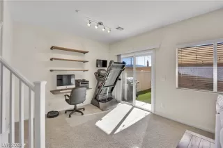 Photo #5: 2468032 Listing