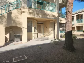 Photo #1: 2468052 Listing