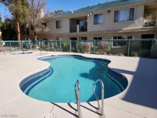 Photo #4: 2468052 Listing