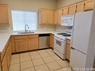 Photo #3: 2468056 Listing 