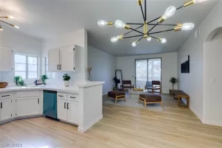 Photo #5: 2468079 Listing