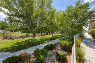 Photo #2: 2468103 Listing 