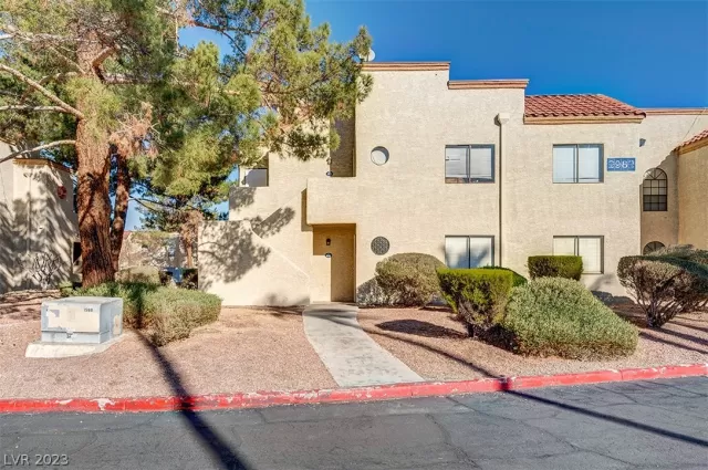 MLS: 2468153 Condo For Sale