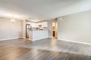 Photo #5: 2468153 Listing 