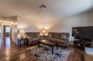 Photo #5: 2468211 Listing