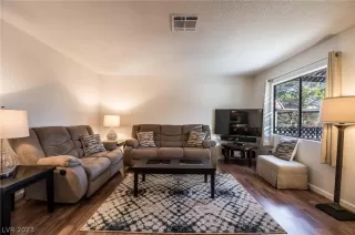 Photo #6: 2468211 Listing